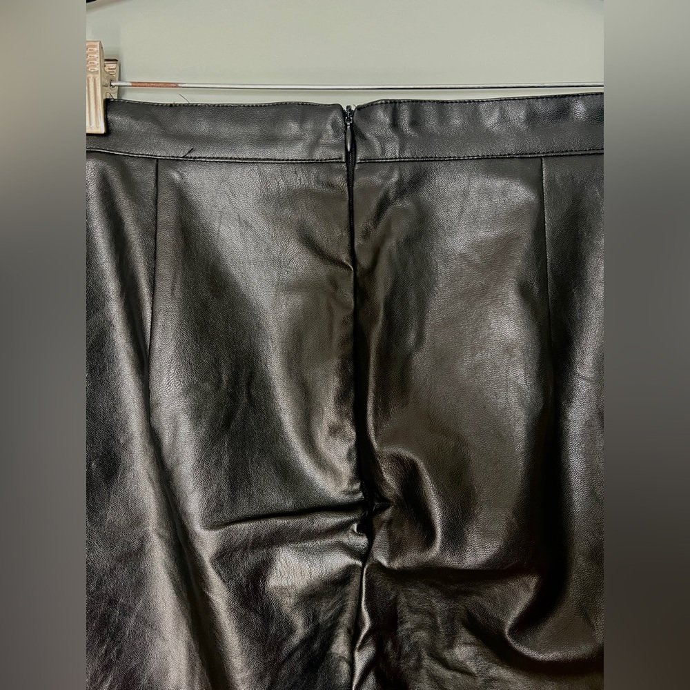 NWT Nasty Gal Faux Leather Tapered Pants - Picture 7 of 10
